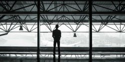 Node.js模块为什么无法访问外部作用域的局部变量？