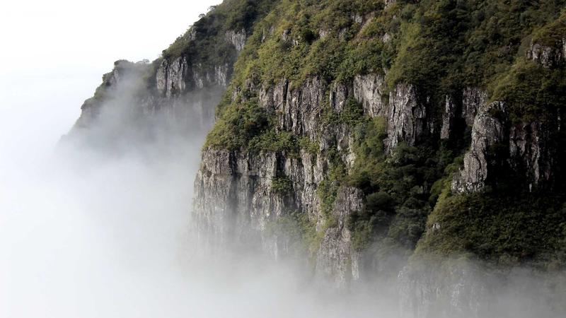 PHP中如何正确创建和管理对象数组