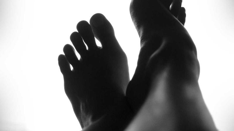 CSS怎么隐藏滚动条还能正常滚动内容