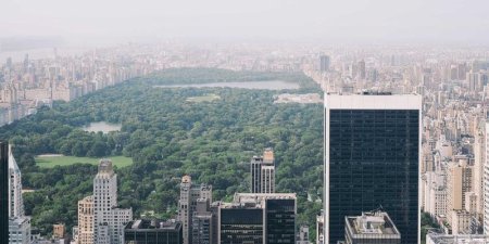 如何在CSS中使用clearfix类清除浮动保证布局完整