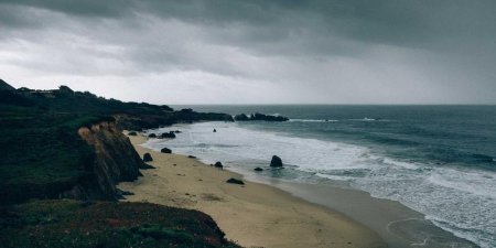 Python怎么限制上传文件类型？验证MIME Type与后缀名安全的方法有哪些