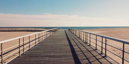 C++如何实现带权重的并查集算法管理连通分量与元素权重