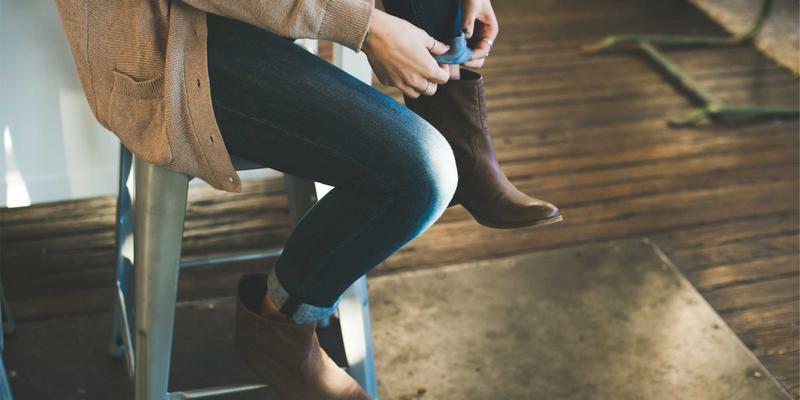 微服务中的事件驱动架构如何实现事件转发?