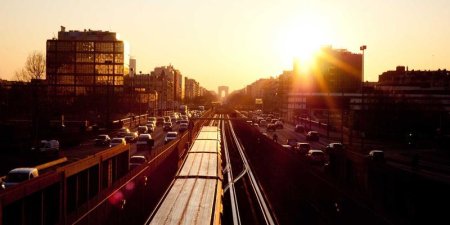 如何实现JavaScript计时器并添加小时显示与按钮控制功能