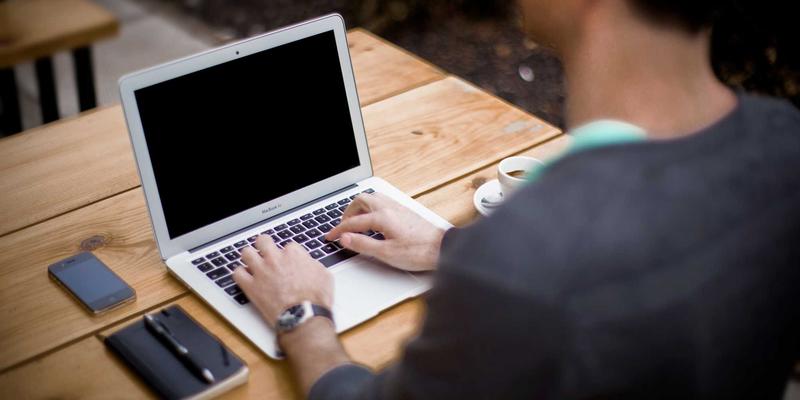 C++中如何实现string分割字符串的split函数