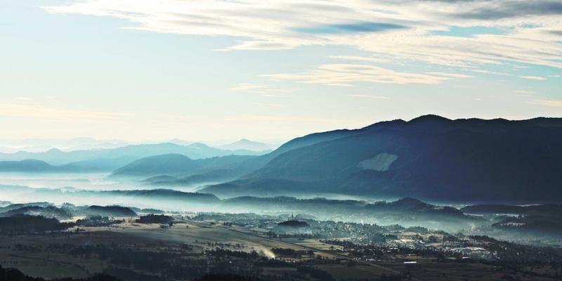 如何用CSS自定义属性结合JavaScript实现画廊图片独立旋转效果