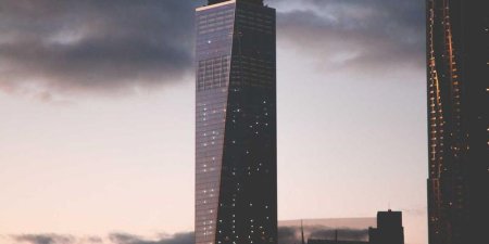 如何使用Pandas根据字典定义聚合DataFrame列