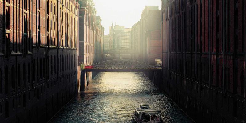 CSS的text-shadow属性怎么用才能实现酷炫文字效果