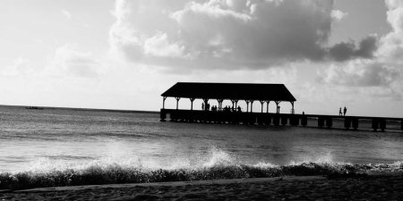 Spring Boot 整合 enableAspectJAutoProxy 时需要注意哪些配置陷阱？