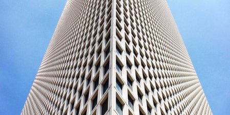 如何为AI智能体提示词建立版本管理与A/B测试体系？