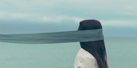 如何高效实现集群弹性伸缩与业务高峰容量规划？